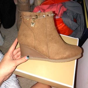 Michael Michael Kors brown booties/wedges